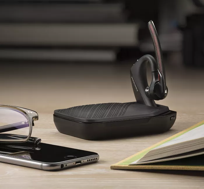 Choosing The Best Bluetooth Headset: The Poly Voyager 5200